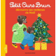 Petit Ours Brun découvre ses cadeaux de Noël