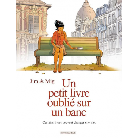 Un petit livre oublié sur un banc - Un petit livre oublié sur un banc