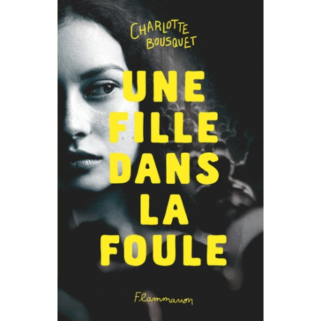 Une fille dans la foule - Grand Format